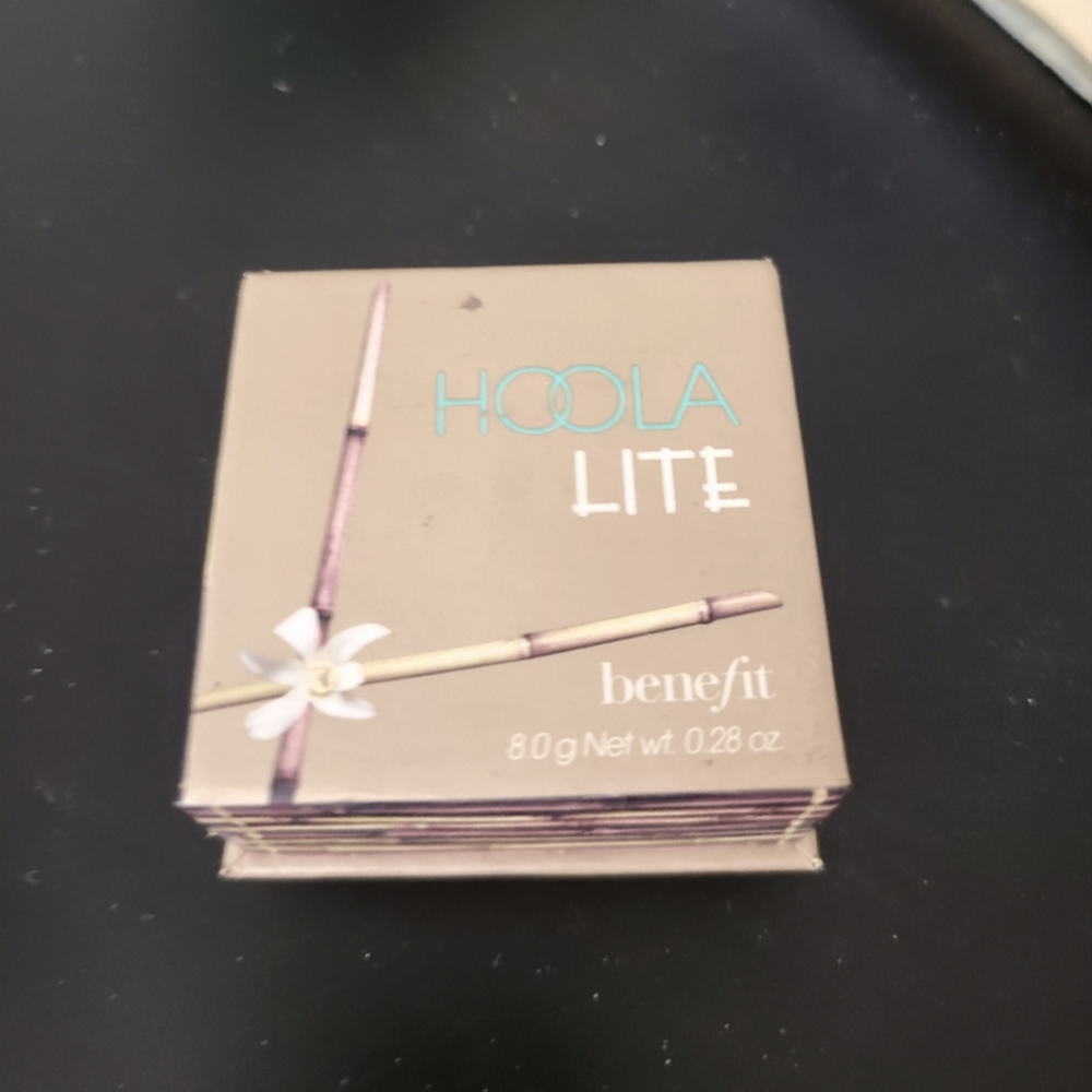 Benefit Hoola Bronzer in Light